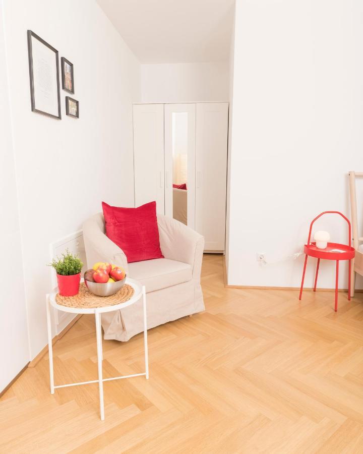 Red Monkey Vienna Apartment Buitenkant foto