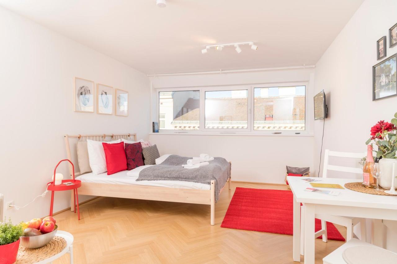 Red Monkey Vienna Apartment Buitenkant foto